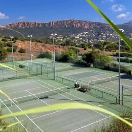 Apartment Raphael - Cap Esterel- 5 Couchages- Parking Couvert